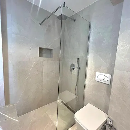 Living Center 1 * Tirana