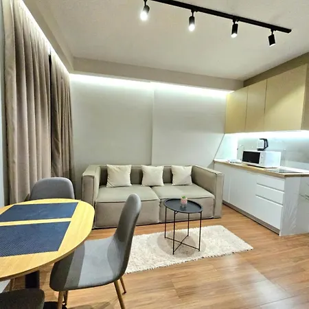 Living Center 1 Τίρανα