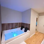 Apartment Jacuzzi Living Tirana Center 1 Tirana