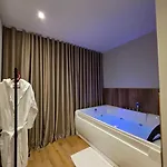 Apartment Jacuzzi Living Tirana Center 1 Tirana