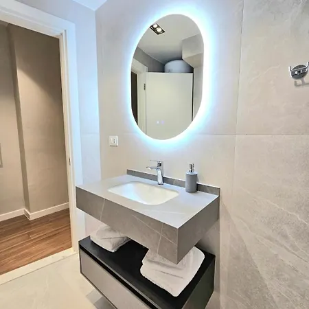Jacuzzi Living Center 1 Apartman