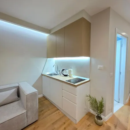 Jacuzzi Living Center 1 * تيرانا