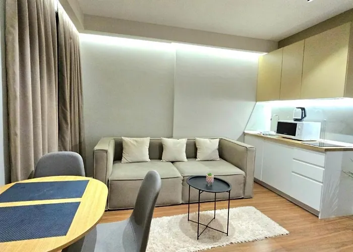 Living Center 1 티라나